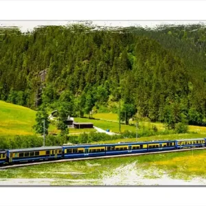 Meistverkauft Holzbild Eisenbahn in einer Sommerlandschaft in der Schweiz 50 x 50 cm