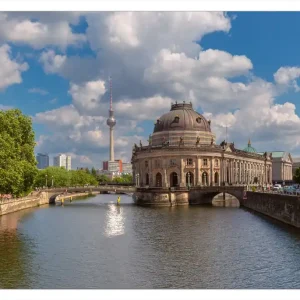 Gratis Versand Selbstklebendes Poster Blick auf Berlin 61 x 91,5 cm
