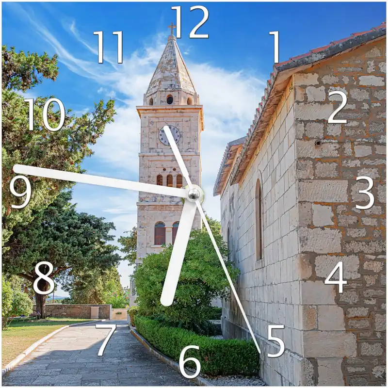 Zertifiziert Wanduhr aus Glas Stille am Kirchturm mit weißen Zeigern, 20 x 20 cm