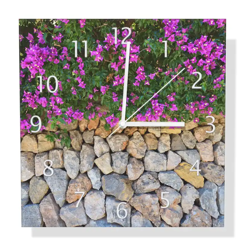 Zertifiziert Wanduhr aus Aluverbund Mauer mit pinken Blüten 30 x 30 cm, mit schwarzen Zeigern