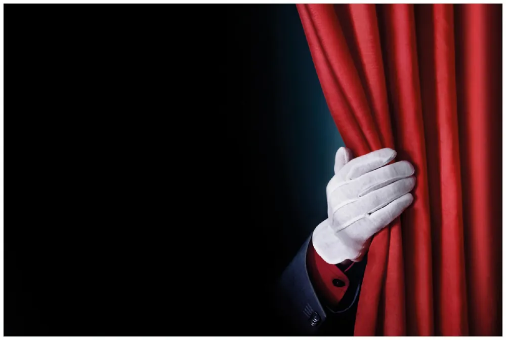 Selbstklebendes Poster Vorhang auf für die Show Hand hinterm roten Vorhang 61 x 91,5 cm Schnäppchen