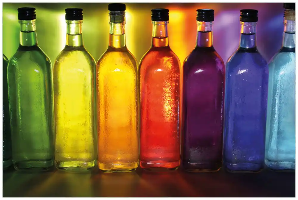 Jetzt Bestellen Selbstklebendes Poster Bunte Flaschen im Regal 61 x 91,5 cm