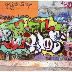 Sonderangebot Selbstklebendes Poster RAP-Graffiti- Wand mit verschiedenen Tags 61 x 91,5 cm