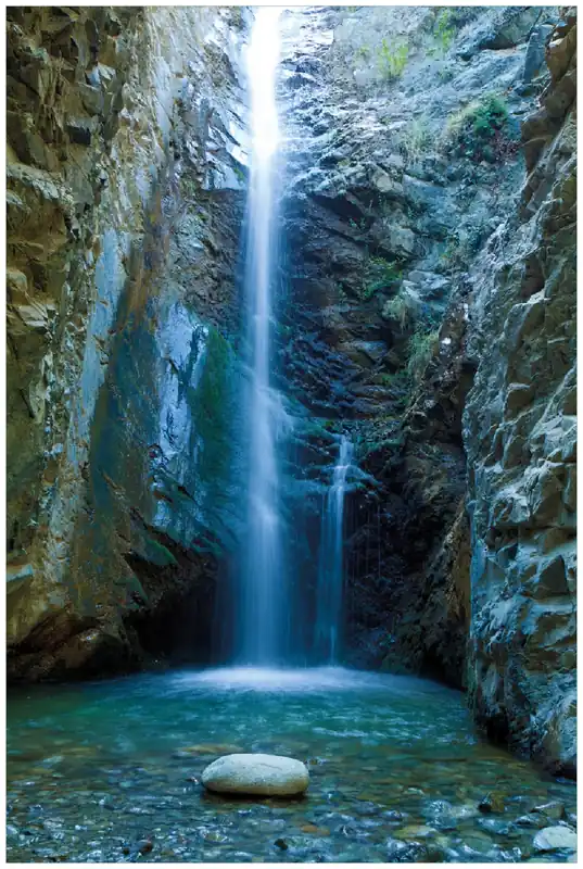 Selbstklebendes Poster Wasserfall bei Sonneneinfall 50 x 125 cm Highlight